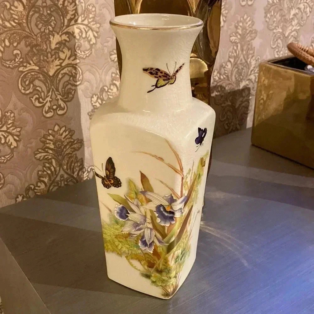 Vintage Toyo Tropical Orchid Hand Painted Vase, Designed by Magie, Japan 1950s